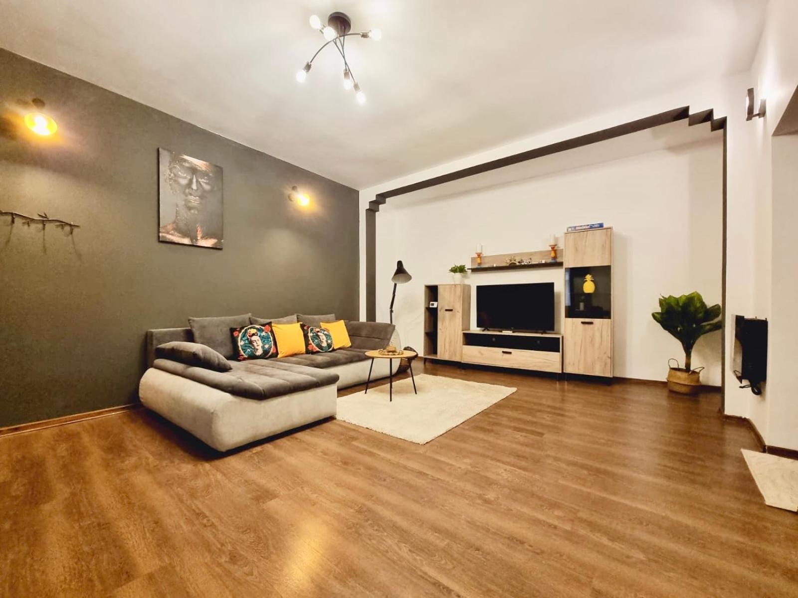 Apartment Holiday *