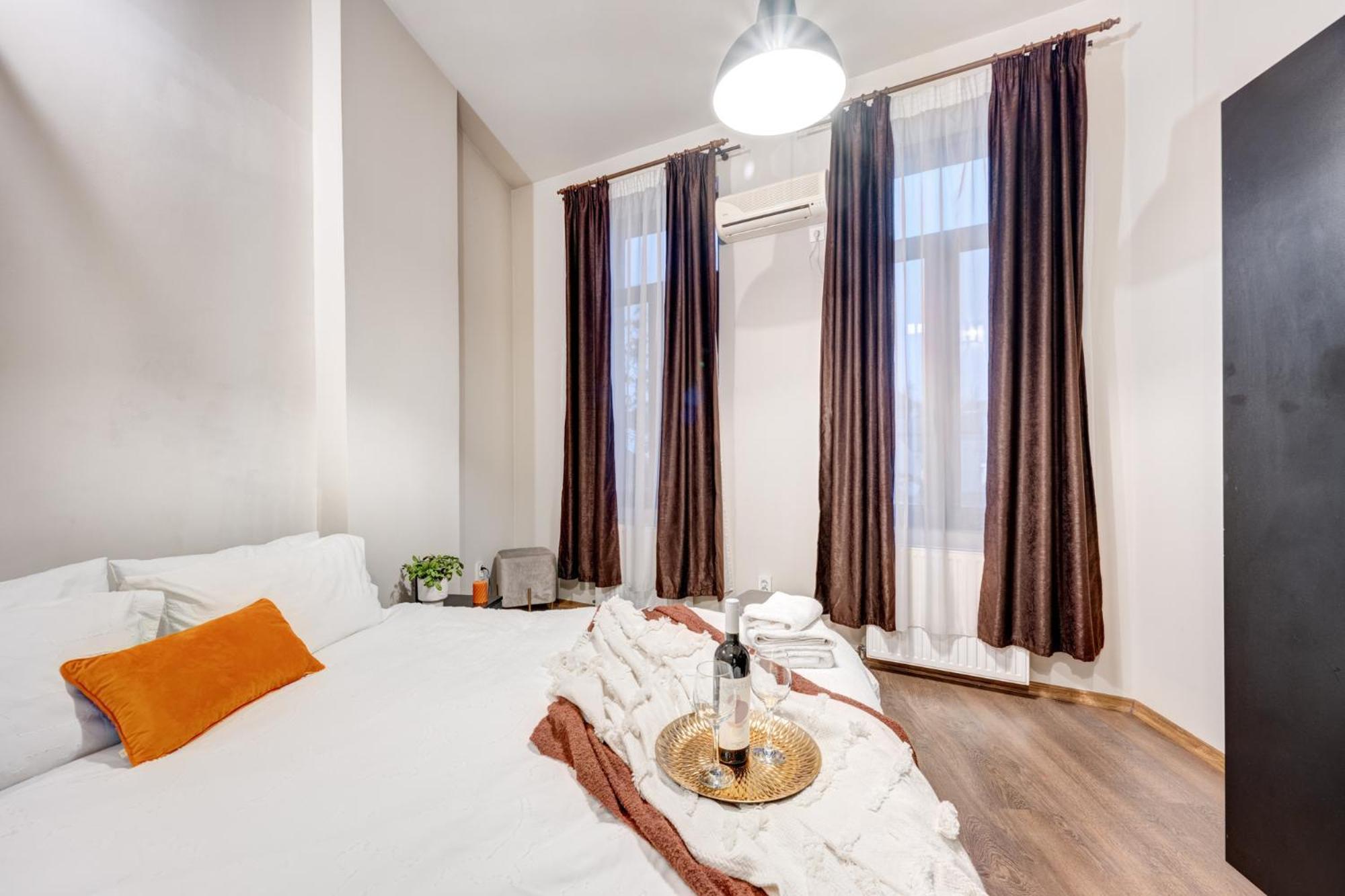 Apartment Holiday *
